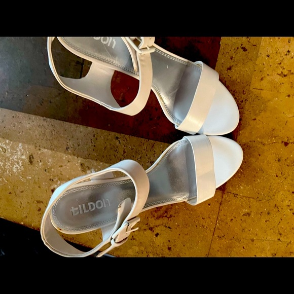 Amazing one of kind dressy wedges - Picture 3 of 4